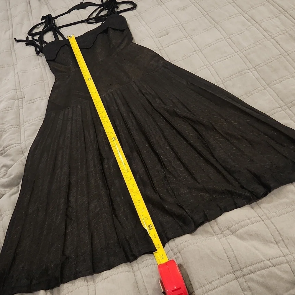 Chic Vintage McCarthy United Kingdom Black Midi Dress with Strappy Design - Picture 10 of 12